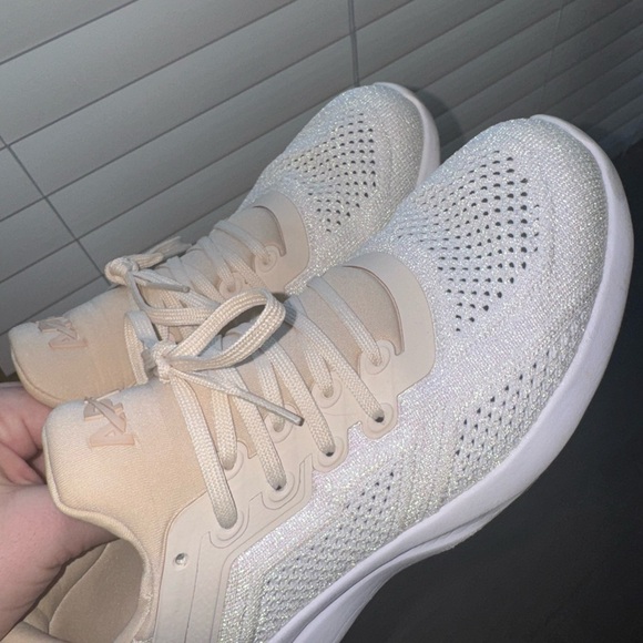 APL Women's Techloom Tracer! Ivory shimmer and tan! - Picture 2 of 5